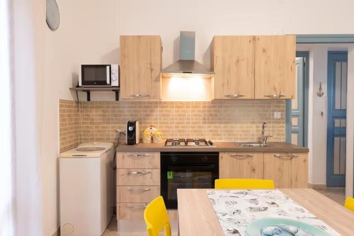 Home Holiday Kalanto กัสเตลลัมมาเร เดล โกลโฟ ภายนอก รูปภาพ